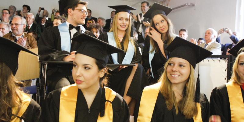 Graduates München Hero