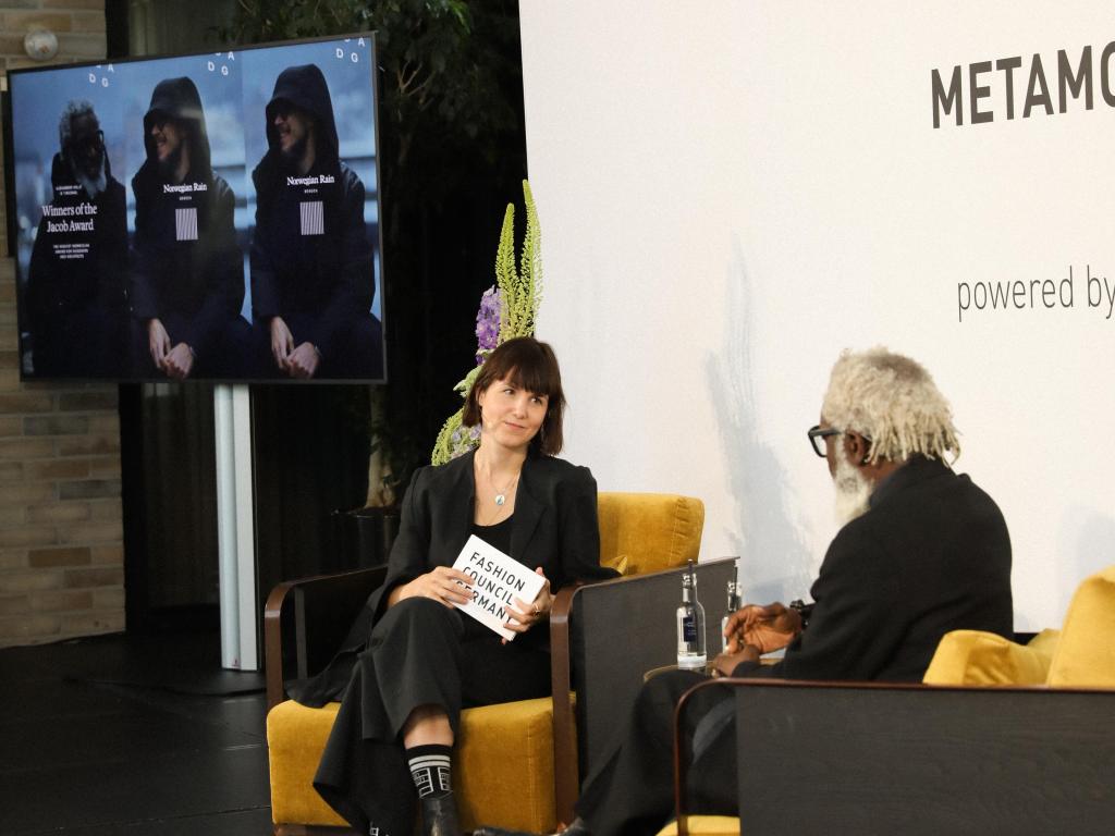 Im Gespräch auf der Bühne der Berlin Fashion Week „Metamorphosis" / A conversation on stage at Berlin Fashion Week “Metamorphosis”