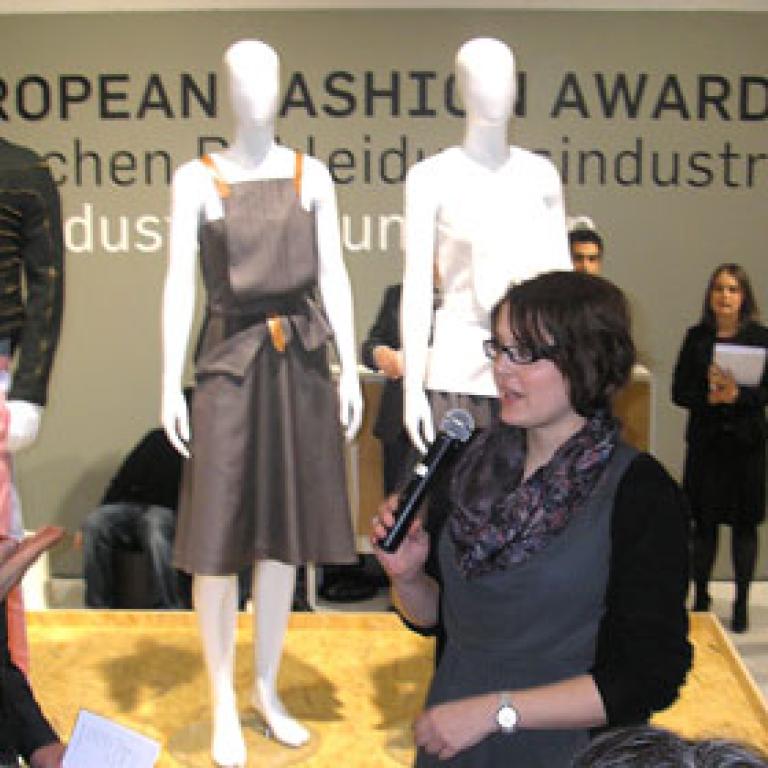  Alexandra Fenkner – Absolventin der MD.H Berlin – gewinnt den Zweiten Preis beim European Fashion Award „FASH 2011“ 