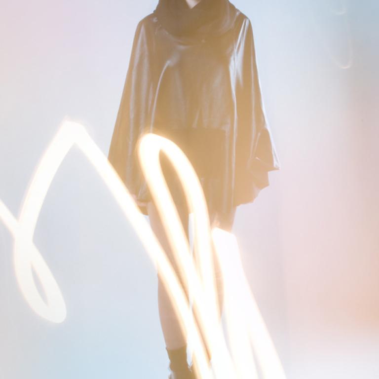 Vier Studentinnen des Studiengangs Modedesign der Mediadesign Hochschule lancieren im Praxisprojekt ihre Kollektion „follow the line“ mit eigener Website 