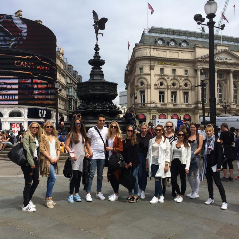 Exkursion nach London – Studierende des Fachbereichs Modemanagement auf der Suche nach Erfolgsfaktoren im Einzelhandel