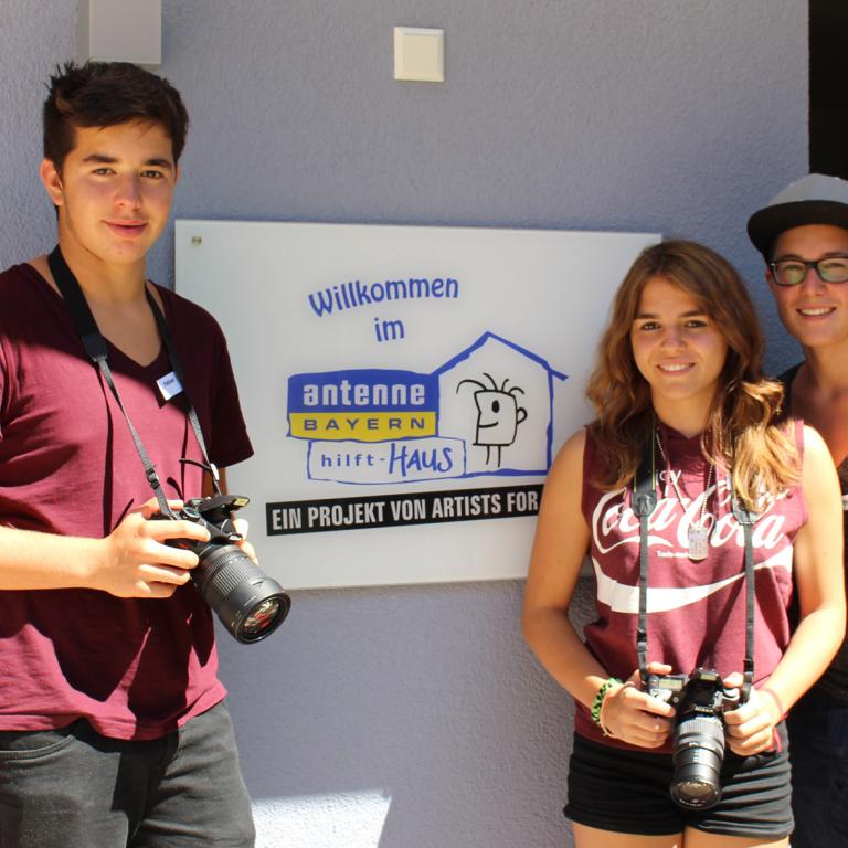 Nina Eichinger und Artists for Kids veranstalten zusammen mit Profis und Prominenten ein wahres Kreativfeuerwerk für Kinder und Jugendliche