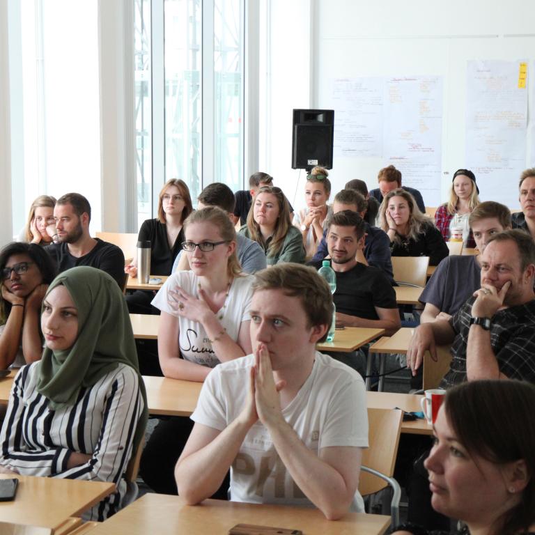 Die Strategische Marken- und Designagentur arndtteunissen zu Gast bei der MD.H Düsseldorf